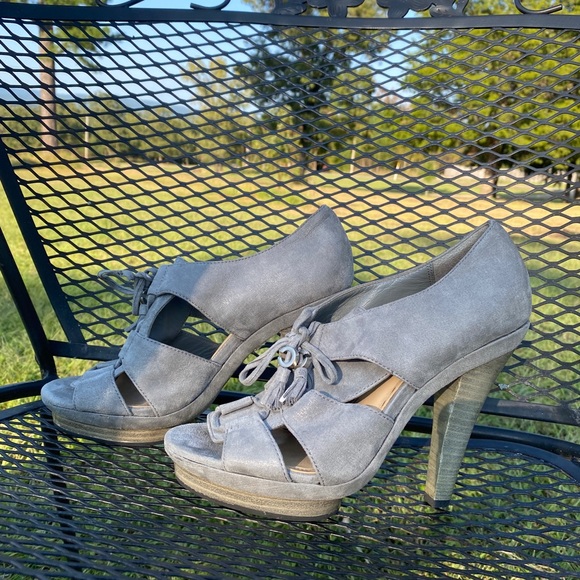 Coach heels 7.5- worn once! Very good condition - Picture 13 of 14